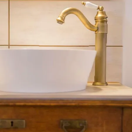 Goldhammer * Neuburg (Mecklenburg-Vorpommern)